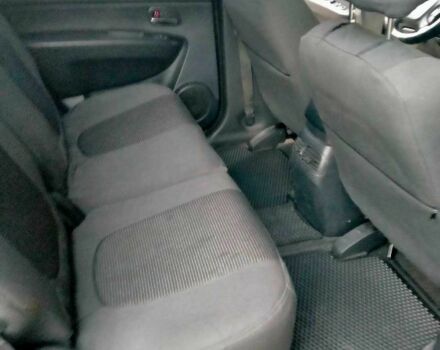Сірий Кіа Каренс, об'ємом двигуна 2 л та пробігом 229 тис. км за 7300 $, фото 10 на Automoto.ua