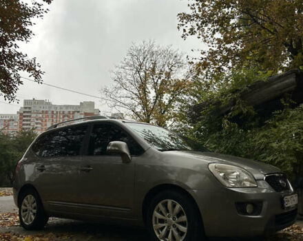 Серый Киа Каренс, объемом двигателя 1.58 л и пробегом 220 тыс. км за 8300 $, фото 2 на Automoto.ua