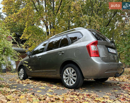 Серый Киа Каренс, объемом двигателя 1.58 л и пробегом 220 тыс. км за 8300 $, фото 7 на Automoto.ua