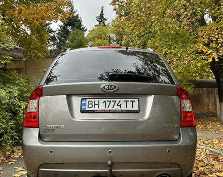 Серый Киа Каренс, объемом двигателя 1.58 л и пробегом 220 тыс. км за 8300 $, фото 6 на Automoto.ua