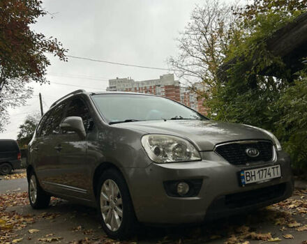 Серый Киа Каренс, объемом двигателя 1.58 л и пробегом 220 тыс. км за 8300 $, фото 1 на Automoto.ua