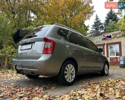 Серый Киа Каренс, объемом двигателя 1.58 л и пробегом 220 тыс. км за 8300 $, фото 5 на Automoto.ua