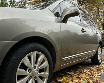 Серый Киа Каренс, объемом двигателя 1.58 л и пробегом 220 тыс. км за 8300 $, фото 8 на Automoto.ua