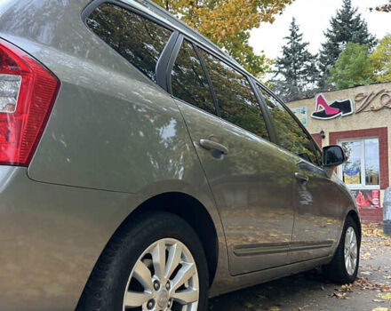 Серый Киа Каренс, объемом двигателя 1.58 л и пробегом 220 тыс. км за 8300 $, фото 3 на Automoto.ua