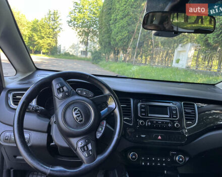 Сірий Кіа Каренс, об'ємом двигуна 1.7 л та пробігом 225 тис. км за 10800 $, фото 39 на Automoto.ua