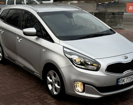 Серый Киа Каренс, объемом двигателя 1.69 л и пробегом 180 тыс. км за 9400 $, фото 5 на Automoto.ua