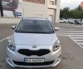 Сірий Кіа Каренс, об'ємом двигуна 1.69 л та пробігом 221 тис. км за 12000 $, фото 2 на Automoto.ua