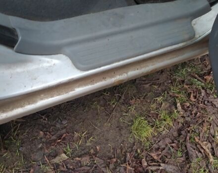 Серый Киа Каренс, объемом двигателя 2 л и пробегом 220 тыс. км за 1850 $, фото 13 на Automoto.ua