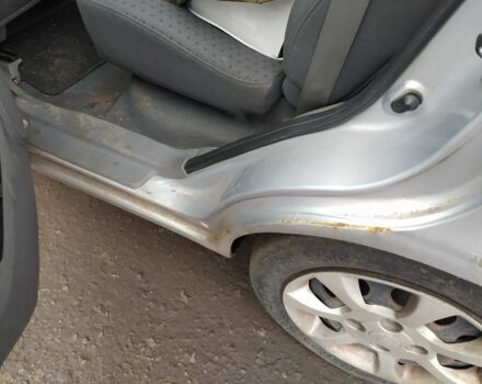 Серый Киа Каренс, объемом двигателя 2 л и пробегом 220 тыс. км за 1850 $, фото 11 на Automoto.ua