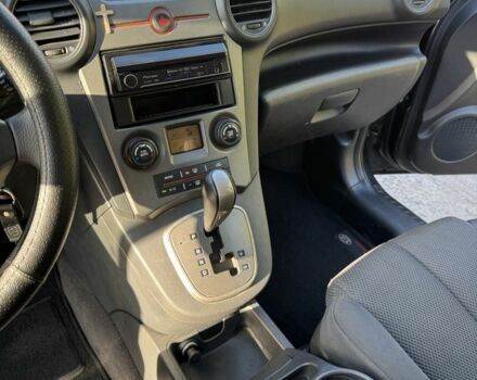 Серый Киа Каренс, объемом двигателя 2 л и пробегом 273 тыс. км за 5000 $, фото 11 на Automoto.ua