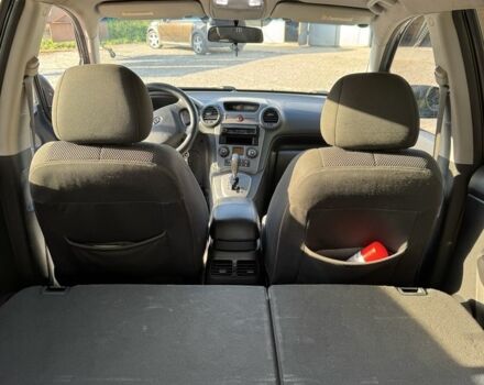 Серый Киа Каренс, объемом двигателя 2 л и пробегом 273 тыс. км за 5000 $, фото 7 на Automoto.ua