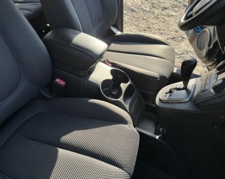 Серый Киа Каренс, объемом двигателя 2 л и пробегом 273 тыс. км за 5000 $, фото 13 на Automoto.ua