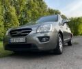Серый Киа Каренс, объемом двигателя 2 л и пробегом 240 тыс. км за 6100 $, фото 1 на Automoto.ua