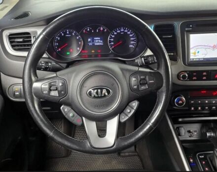 Серый Киа Каренс, объемом двигателя 2 л и пробегом 200 тыс. км за 10500 $, фото 1 на Automoto.ua