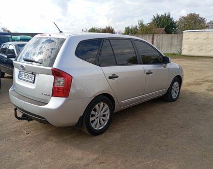 Серый Киа Каренс, объемом двигателя 2 л и пробегом 196 тыс. км за 5200 $, фото 3 на Automoto.ua