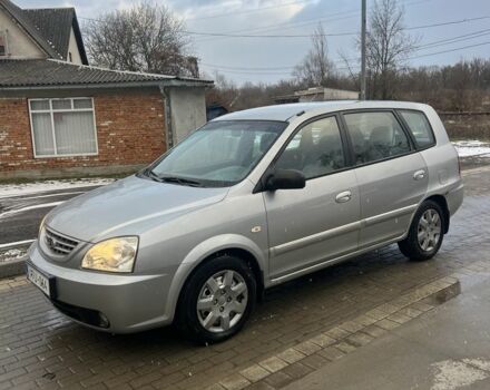 Серый Киа Каренс, объемом двигателя 2 л и пробегом 340 тыс. км за 1250 $, фото 1 на Automoto.ua