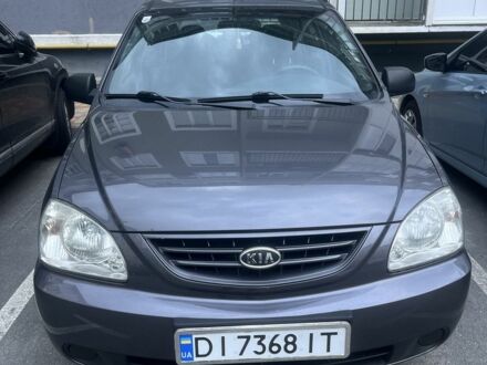 Кіа Каренс 2005 у Ирпене на Automoto.ua Сірий Кіа Каренс, об'ємом двигуна 2 л та пробігом 166 тис. км за 4700 $, фото 1 на Automoto.ua