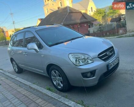 Серый Киа Каренс, объемом двигателя 2 л и пробегом 206 тыс. км за 5200 $, фото 1 на Automoto.ua