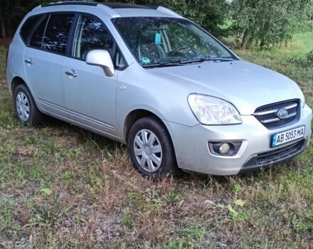 Сірий Кіа Каренс, об'ємом двигуна 2 л та пробігом 253 тис. км за 5500 $, фото 1 на Automoto.ua