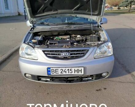 Серый Киа Каренс, объемом двигателя 1.59 л и пробегом 207 тыс. км за 4300 $, фото 1 на Automoto.ua