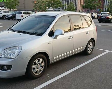 Серый Киа Каренс, объемом двигателя 2 л и пробегом 220 тыс. км за 6500 $, фото 1 на Automoto.ua