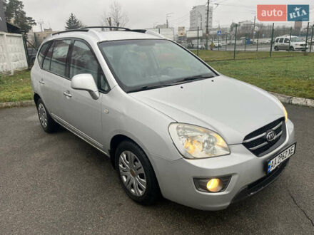 Серый Киа Каренс, объемом двигателя 2 л и пробегом 220 тыс. км за 3950 $, фото 1 на Automoto.ua
