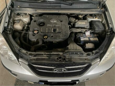 Серый Киа Каренс, объемом двигателя 2 л и пробегом 305 тыс. км за 2800 $, фото 1 на Automoto.ua