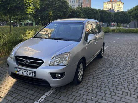Серый Киа Каренс, объемом двигателя 2 л и пробегом 238 тыс. км за 5550 $, фото 1 на Automoto.ua