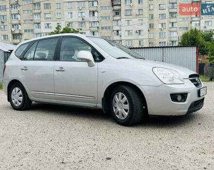 Серый Киа Каренс, объемом двигателя 1.9 л и пробегом 210 тыс. км за 5500 $, фото 1 на Automoto.ua