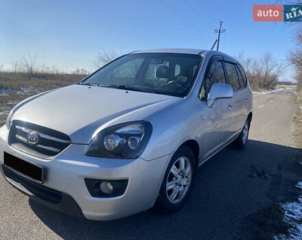 Серый Киа Каренс, объемом двигателя 2 л и пробегом 260 тыс. км за 4200 $, фото 1 на Automoto.ua