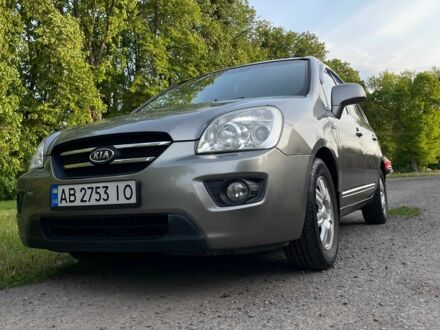 Киа Каренс 2008 в Виннице на Automoto.ua Серый Киа Каренс, объемом двигателя 2 л и пробегом 240 тыс. км за 6100 $, фото 1 на Automoto.ua
