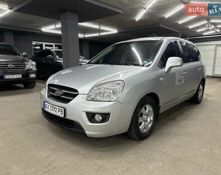 Сірий Кіа Каренс, об'ємом двигуна 2 л та пробігом 248 тис. км за 6700 $, фото 1 на Automoto.ua