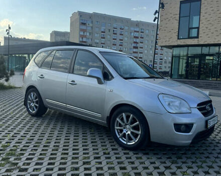 Серый Киа Каренс, объемом двигателя 0 л и пробегом 280 тыс. км за 5800 $, фото 1 на Automoto.ua