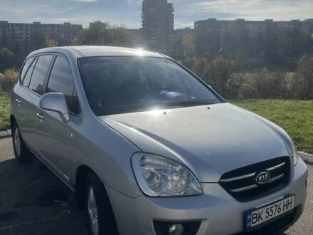 Кіа Каренс 2008 у Рівному на Automoto.ua Сірий Кіа Каренс, об'ємом двигуна 2 л та пробігом 273 тис. км за 6300 $, фото 1 на Automoto.ua
