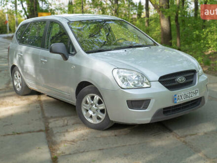 Киа Каренс 2009 в Харькове на Automoto.ua Серый Киа Каренс, объемом двигателя 2 л и пробегом 222 тыс. км за 5100 $, фото 1 на Automoto.ua