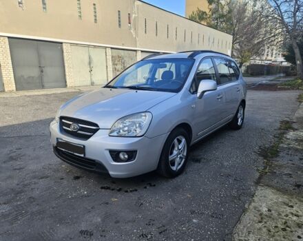 Серый Киа Каренс, объемом двигателя 2 л и пробегом 350 тыс. км за 2800 $, фото 1 на Automoto.ua