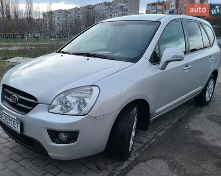 Серый Киа Каренс, объемом двигателя 2 л и пробегом 183 тыс. км за 7200 $, фото 1 на Automoto.ua