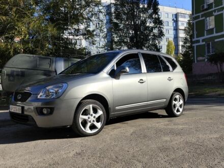 Киа Каренс 2011 в Запорожье на Automoto.ua Серый Киа Каренс, объемом двигателя 2 л и пробегом 89 тыс. км за 7900 $, фото 1 на Automoto.ua