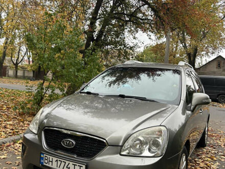 Серый Киа Каренс, объемом двигателя 1.58 л и пробегом 220 тыс. км за 8300 $, фото 1 на Automoto.ua