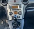 Синій Кіа Каренс, об'ємом двигуна 2 л та пробігом 233 тис. км за 7700 $, фото 14 на Automoto.ua