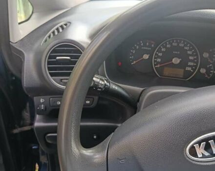 Синий Киа Каренс, объемом двигателя 2 л и пробегом 230 тыс. км за 7300 $, фото 7 на Automoto.ua