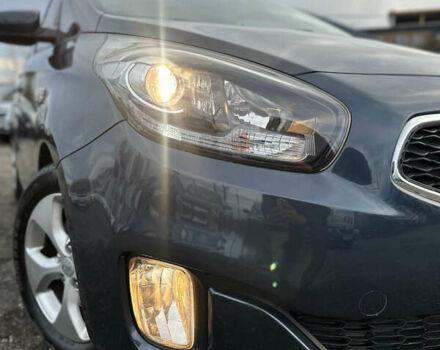 Синий Киа Каренс, объемом двигателя 1.69 л и пробегом 188 тыс. км за 12300 $, фото 2 на Automoto.ua