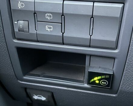 Синий Киа Каренс, объемом двигателя 2 л и пробегом 187 тыс. км за 3800 $, фото 4 на Automoto.ua