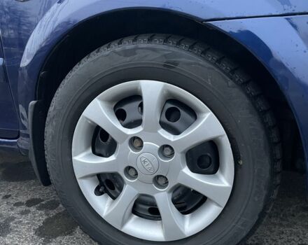 Синий Киа Каренс, объемом двигателя 2 л и пробегом 187 тыс. км за 3800 $, фото 7 на Automoto.ua