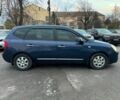 Синий Киа Каренс, объемом двигателя 2 л и пробегом 234 тыс. км за 6990 $, фото 4 на Automoto.ua