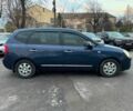 Синий Киа Каренс, объемом двигателя 2 л и пробегом 234 тыс. км за 6990 $, фото 4 на Automoto.ua