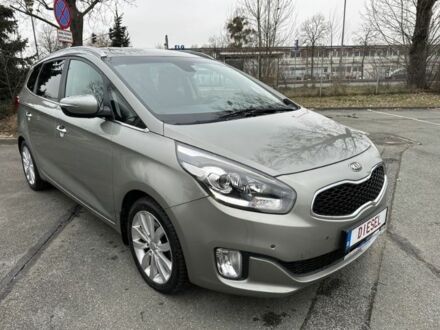 Киа Каренс 2015 в Ровно на Automoto.ua Зеленый Киа Каренс, объемом двигателя 1.69 л и пробегом 202 тыс. км за 8560 $, фото 1 на Automoto.ua