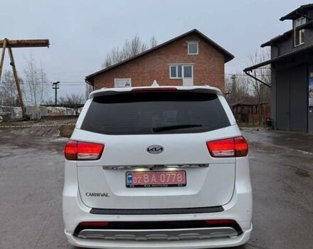 Белый Киа Карнивал, объемом двигателя 2.2 л и пробегом 163 тыс. км за 19900 $, фото 6 на Automoto.ua