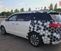 Белый Киа Карнивал, объемом двигателя 2.2 л и пробегом 226 тыс. км за 17000 $, фото 3 на Automoto.ua