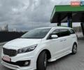 Белый Киа Карнивал, объемом двигателя 2.2 л и пробегом 167 тыс. км за 18800 $, фото 1 на Automoto.ua